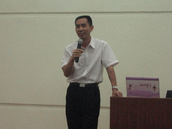 李新春 李新春