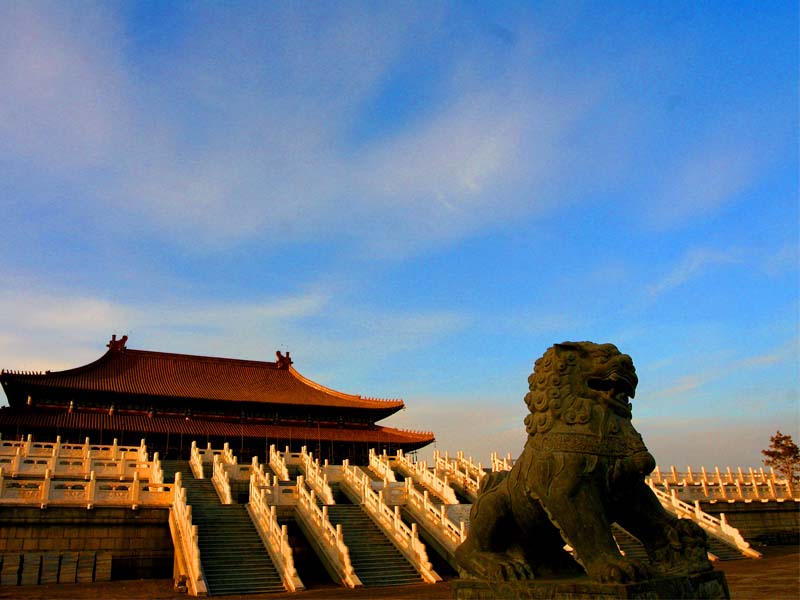 龙华寺大雄宝殿