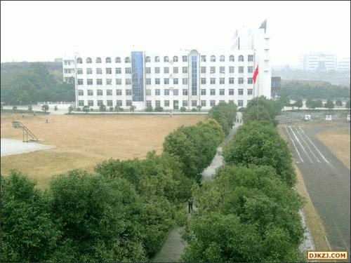 湖北省丹江口市第四中学