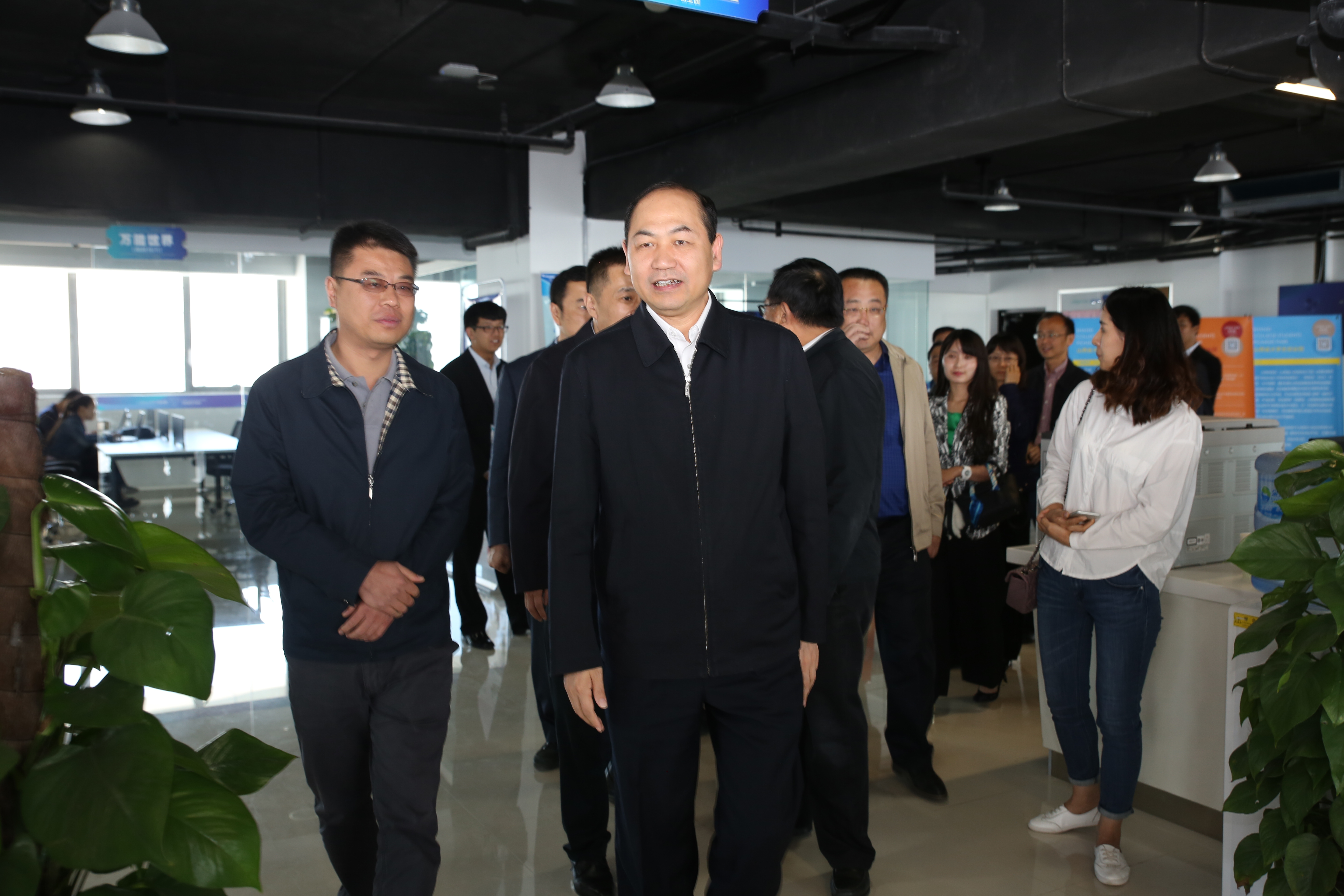 国家人社部副部长邱小平视察园区 国家人社部副部长邱小平视察园区