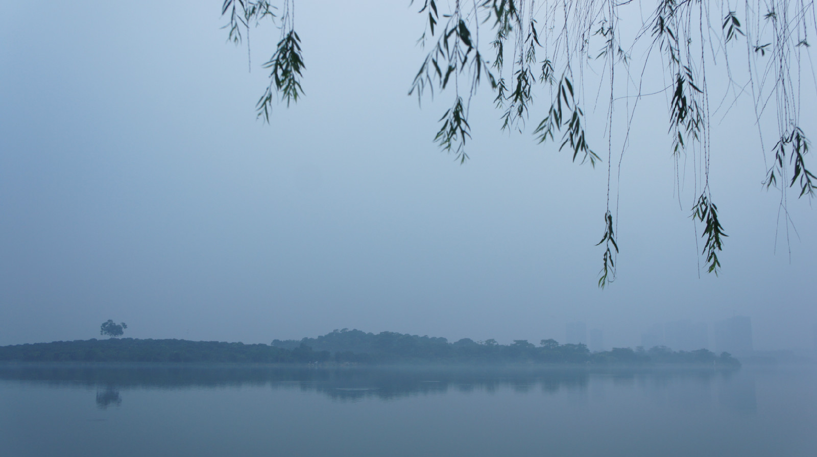 松湖烟 松湖烟