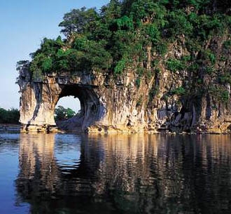 山 山